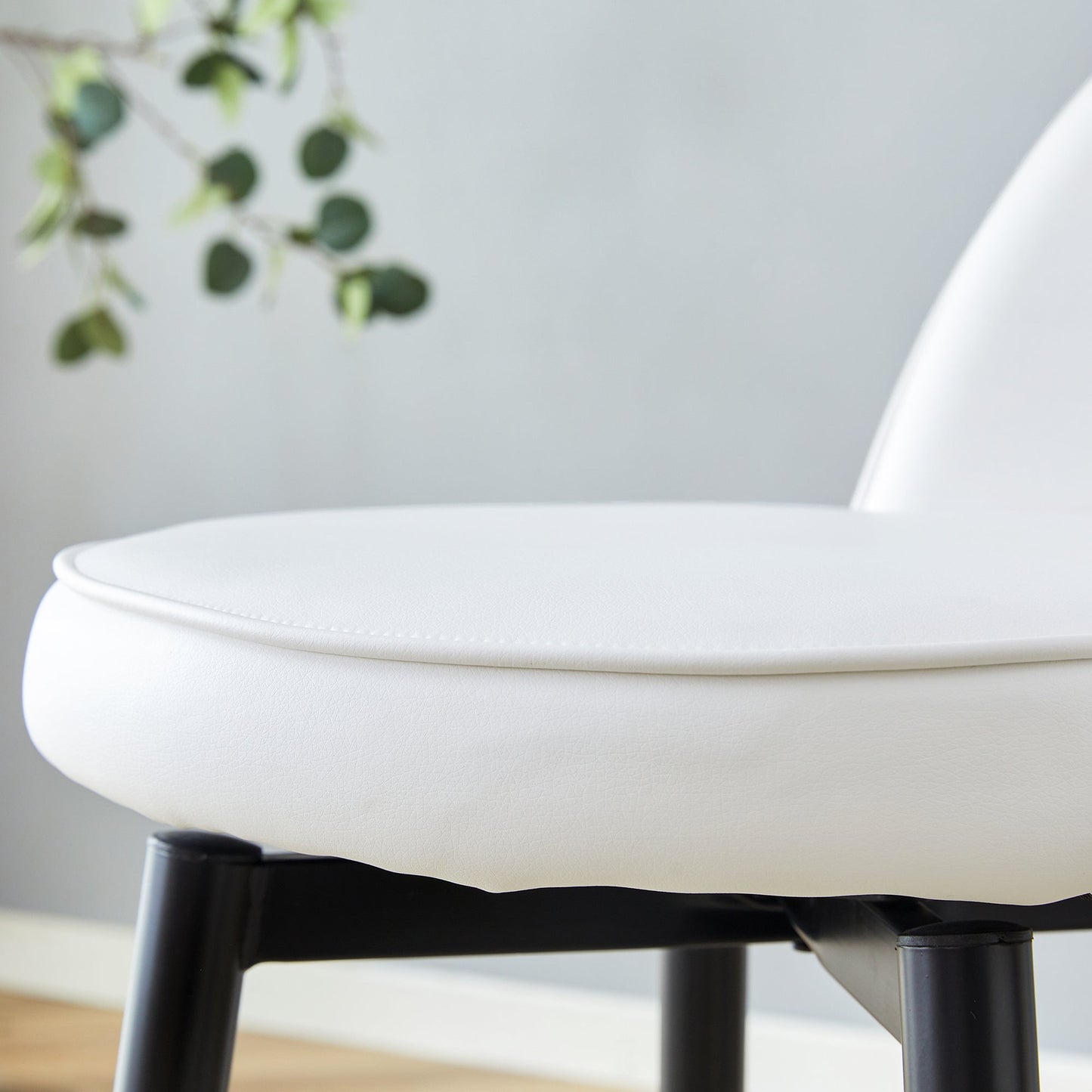 360 ° rotatable bar chair.Modern White PU comfortable upholstered bar